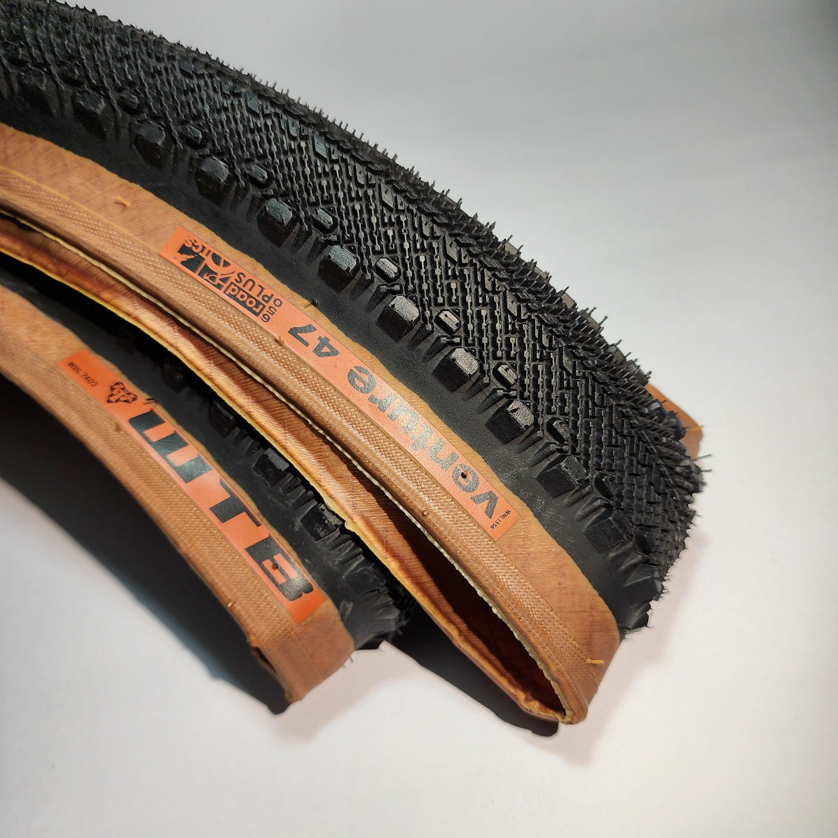 Promo Neumas Venture 650x47c + Sist Tubeless