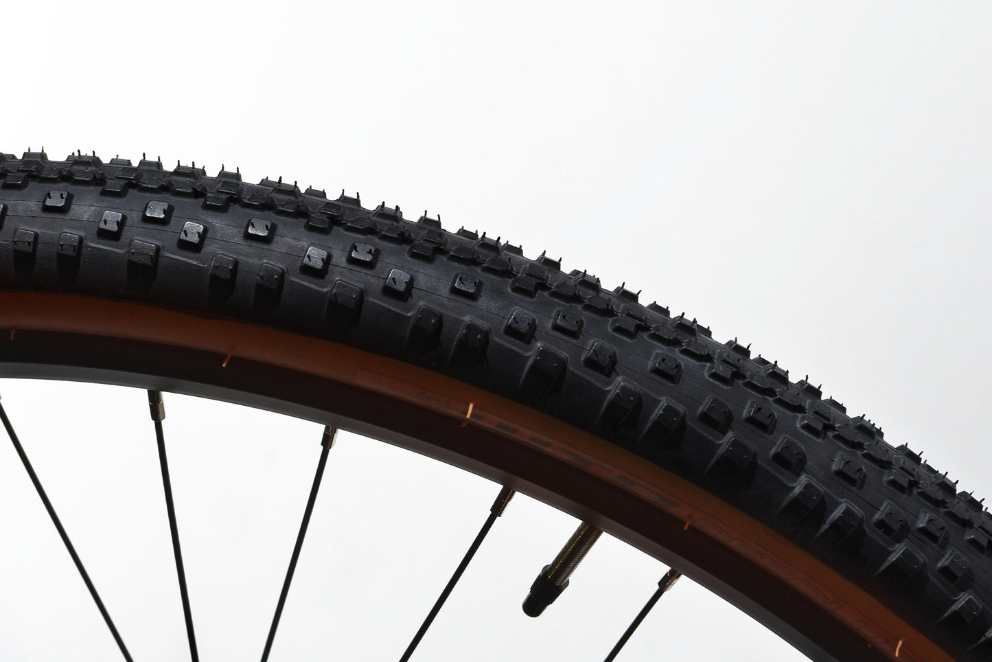 Neumático WTB Resolute 650bx42c