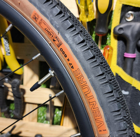 Promo Neumas Venture 650x47c + Sist Tubeless